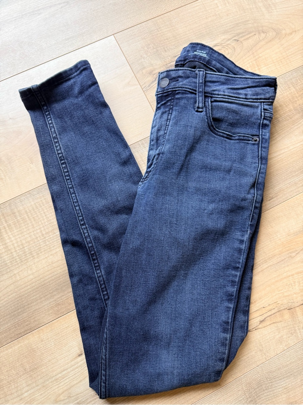 Old Navy Women's Navy Skinny Jeans